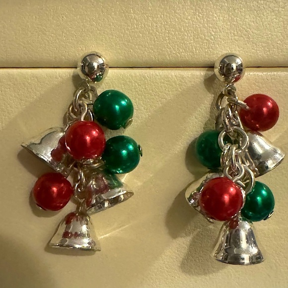 ⚜️3 for $30⚜️ Vintage Avon Signed Silver Bells Christmas Dangle Earrings - Picture 3 of 9